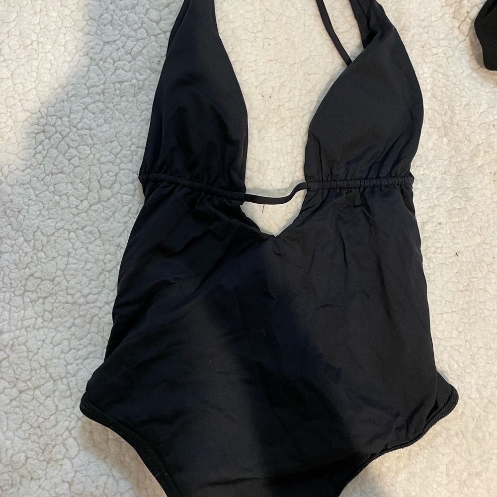 ONE PIECE SWIMSUIT